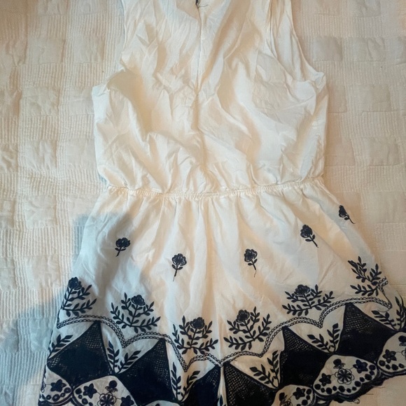 J By J.O.A. Embroidered Navy/White Romper LARGE - Picture 4 of 8